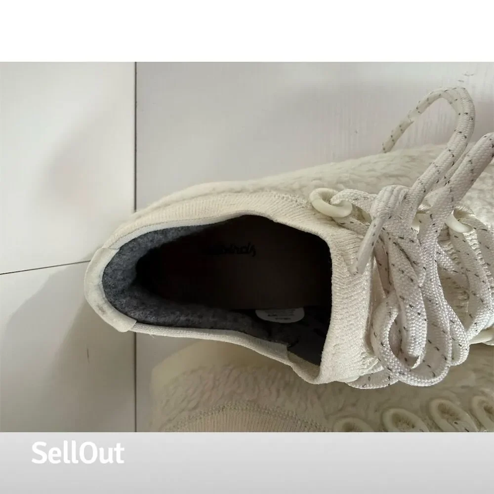 Allbirds Women's Wool Dasher Fluffs White Running Shoes Size 9 warm fall